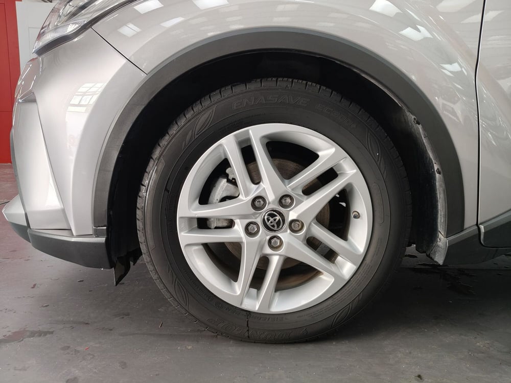 Toyota Toyota C-HR usata a Roma (18)