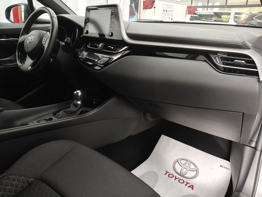 Toyota Toyota C-HR usata a Roma (7)