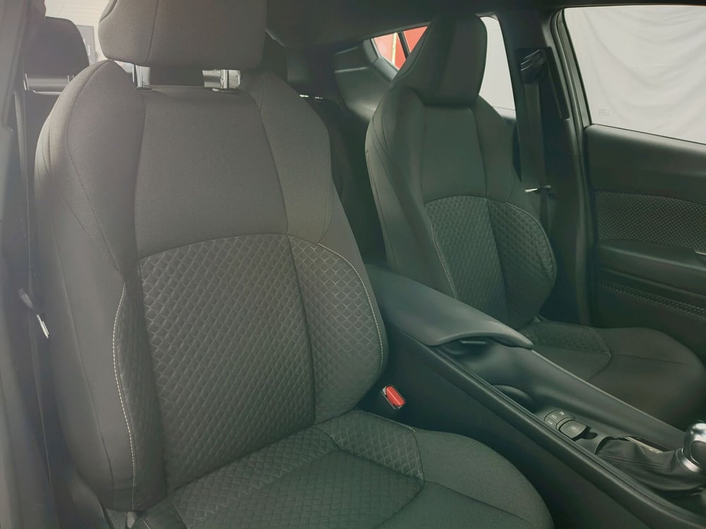 Toyota Toyota C-HR usata a Roma (8)