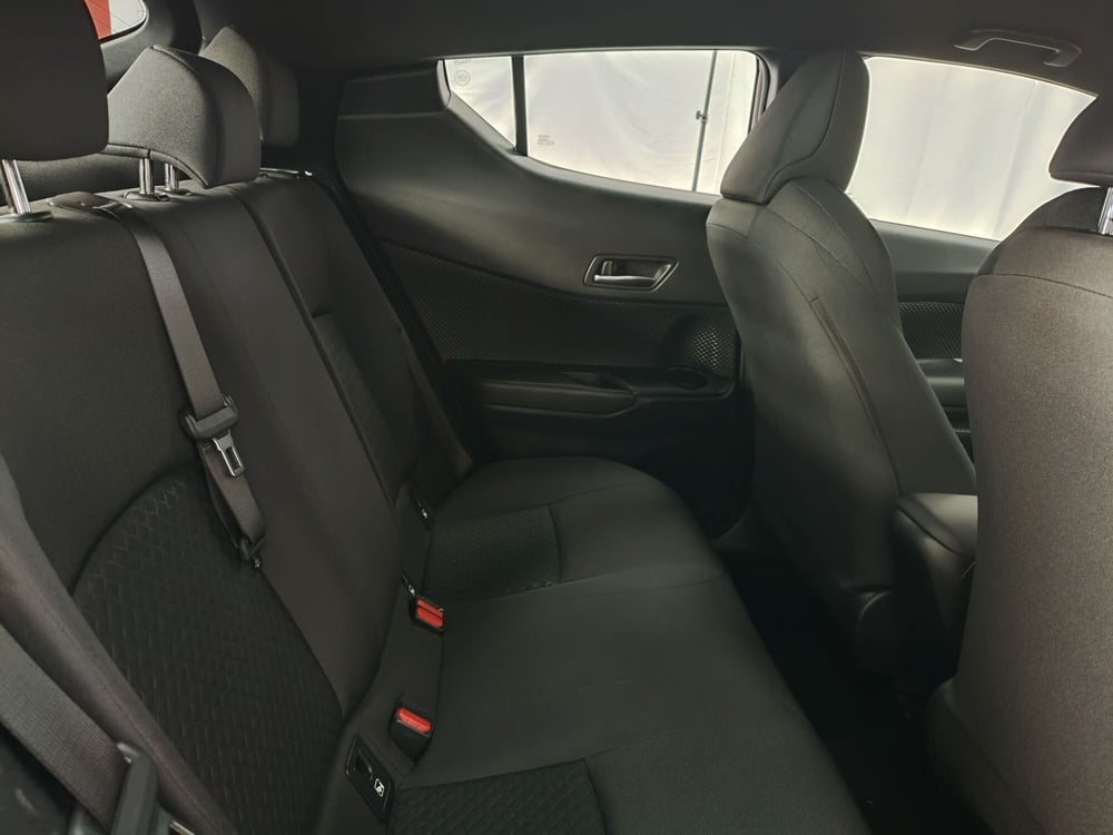 Toyota Toyota C-HR usata a Roma (9)