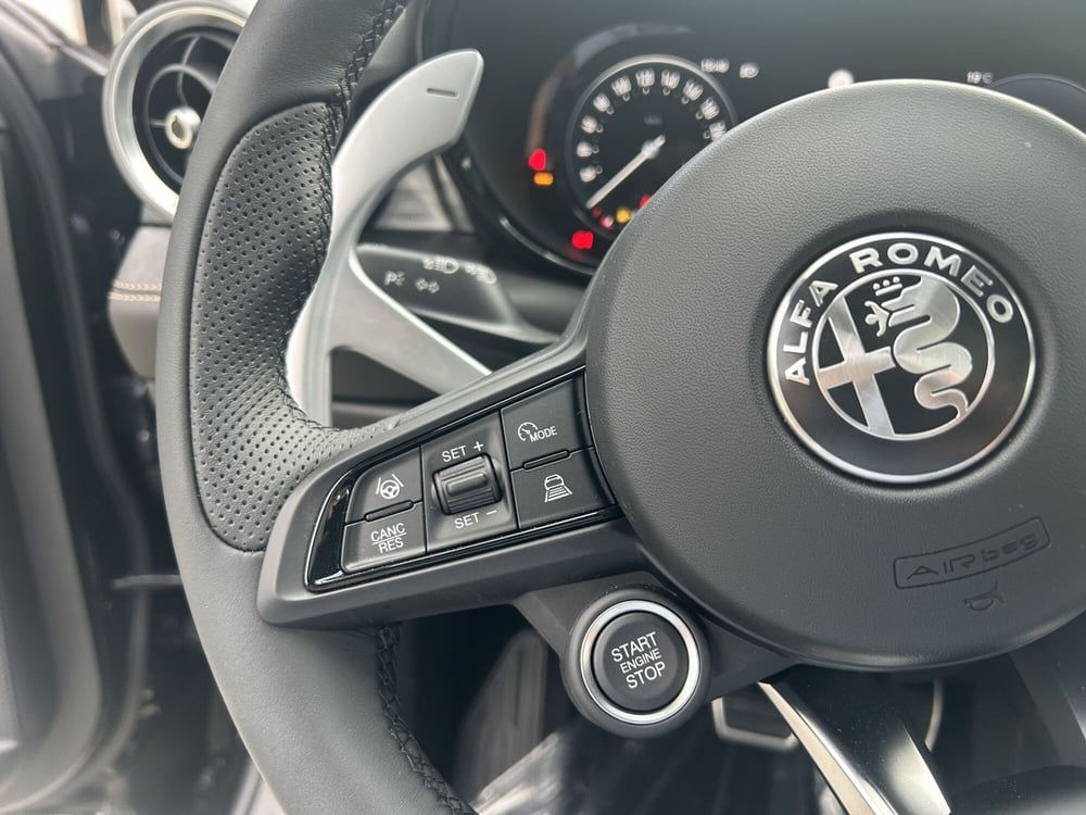 Alfa Romeo Tonale nuova a La Spezia (18)