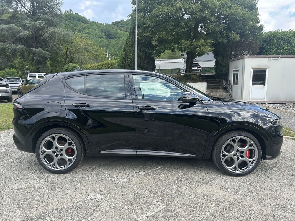 Alfa Romeo Tonale nuova a La Spezia (8)