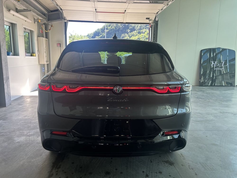Alfa Romeo Tonale nuova a La Spezia (5)