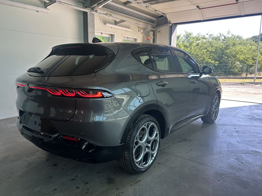 Alfa Romeo Tonale nuova a La Spezia (6)