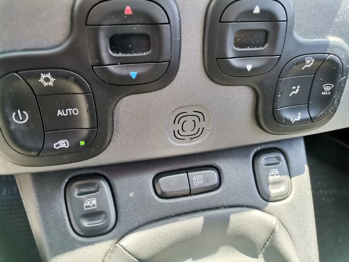 Fiat Panda Cross usata a Salerno (19)