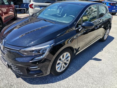 Renault Clio Full Hybrid E-Tech 140 CV 5 porte Intens del 2021 usata a Salerno
