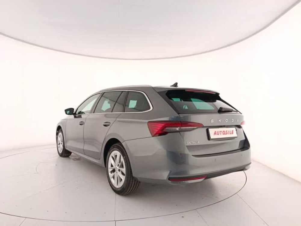 Skoda Octavia Station Wagon nuova a Treviso (4)