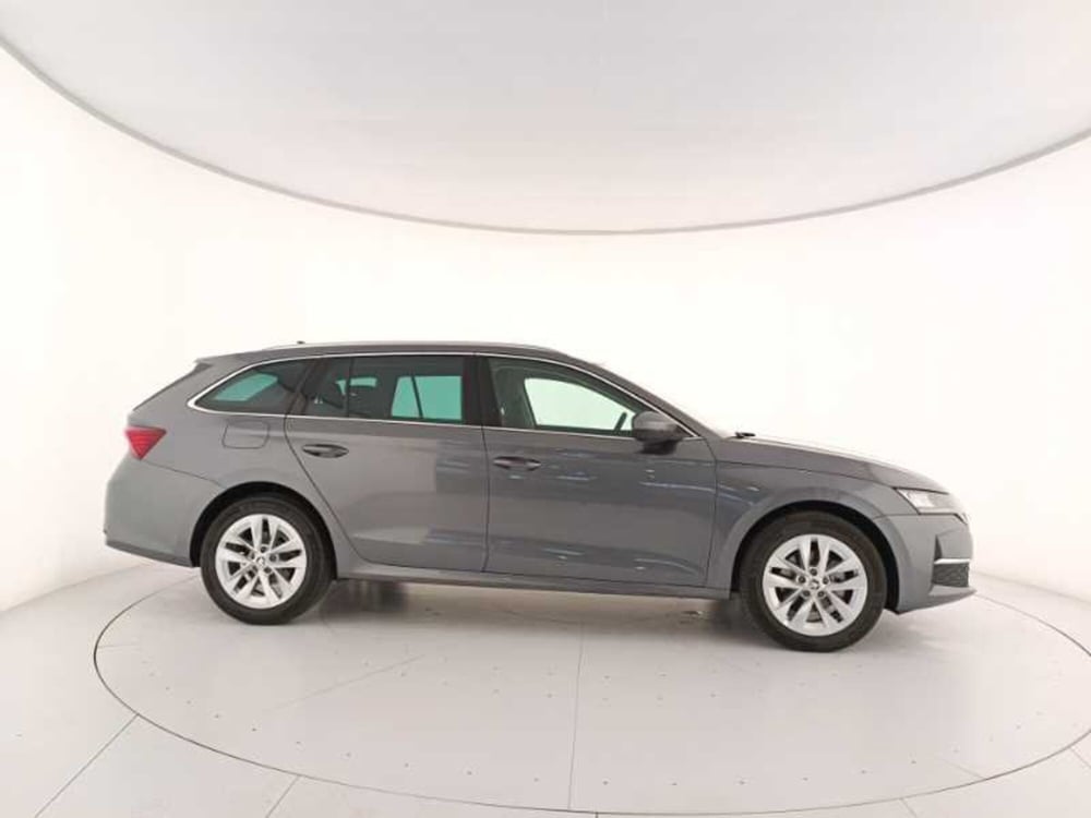 Skoda Octavia Station Wagon nuova a Treviso (7)