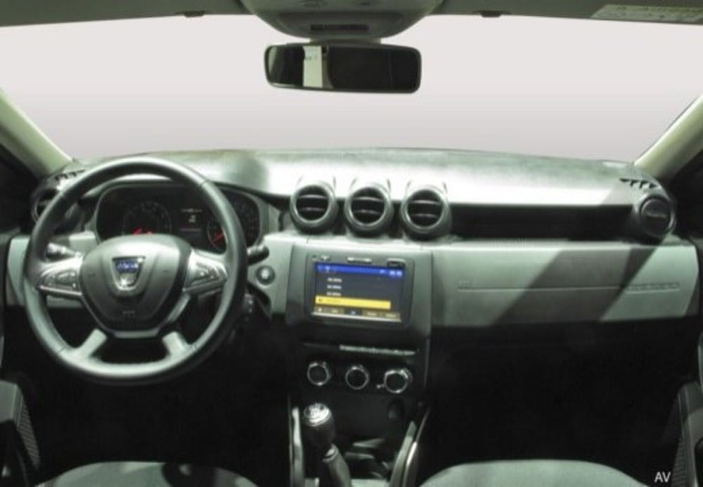 Dacia Duster usata a Varese (13)