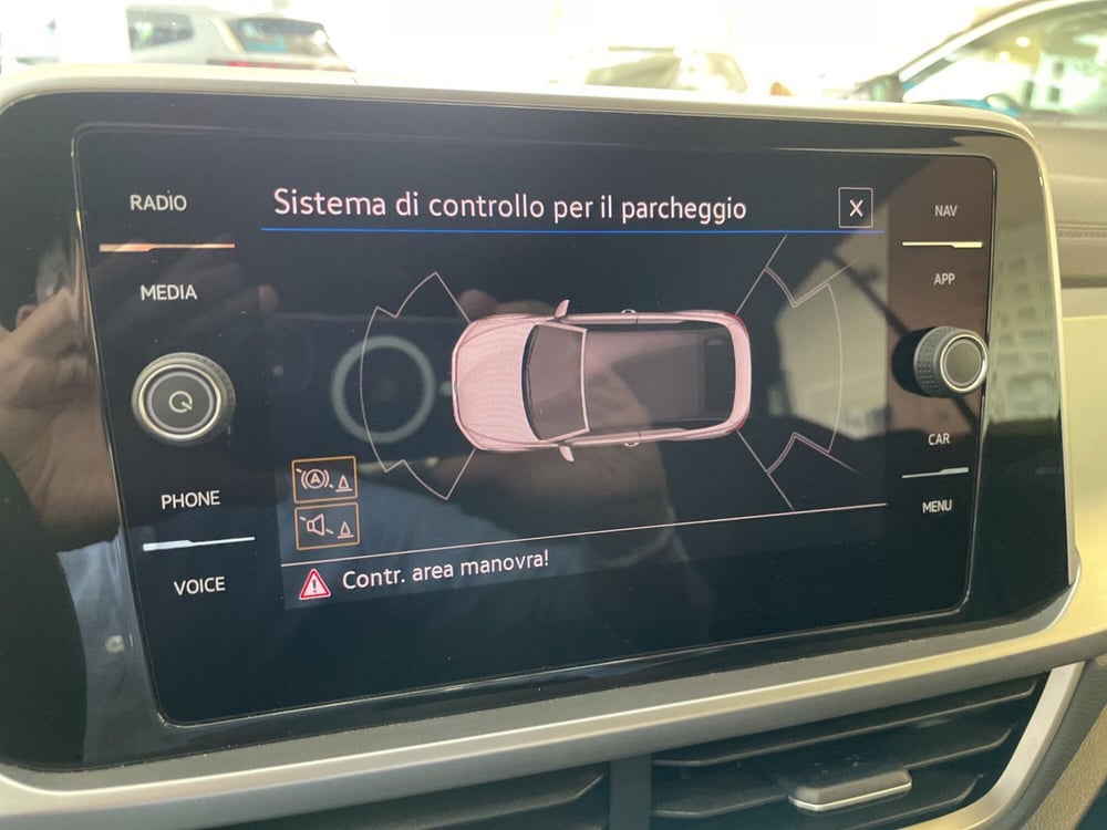 Volkswagen T-Roc Cabrio usata a Varese (17)