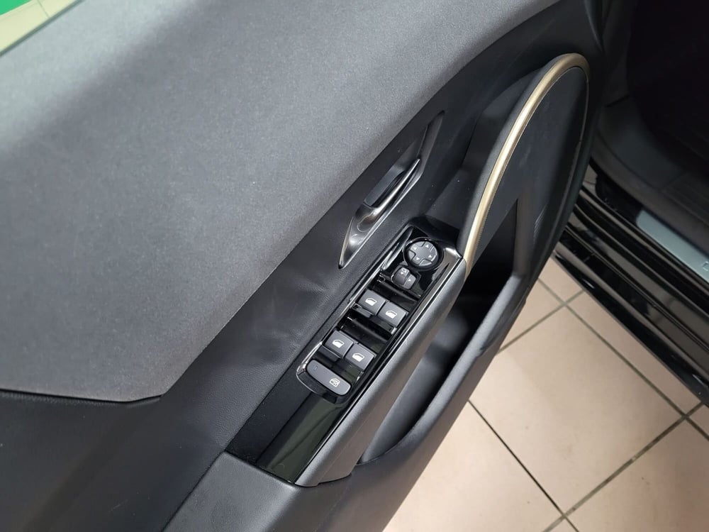 Lancia Ypsilon usata a Arezzo (7)