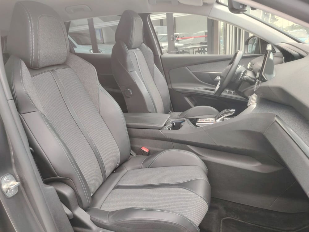 Peugeot 3008 usata a Massa-Carrara (5)