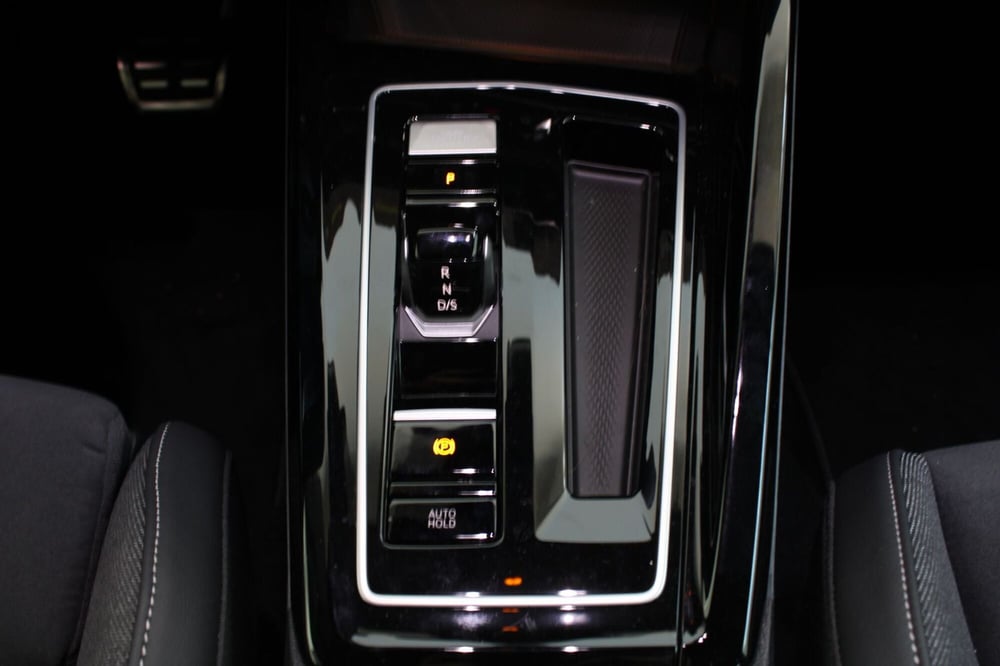 Volkswagen Golf nuova a Agrigento (11)
