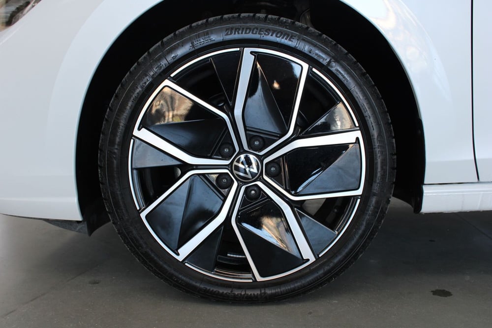 Volkswagen Golf nuova a Agrigento (4)