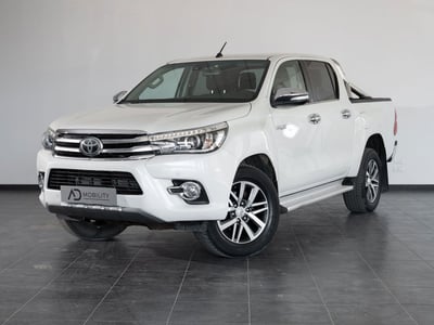 Toyota Hilux 2.D-4D 4WD porte Double Cab Executive del 2016 usata a San Severo