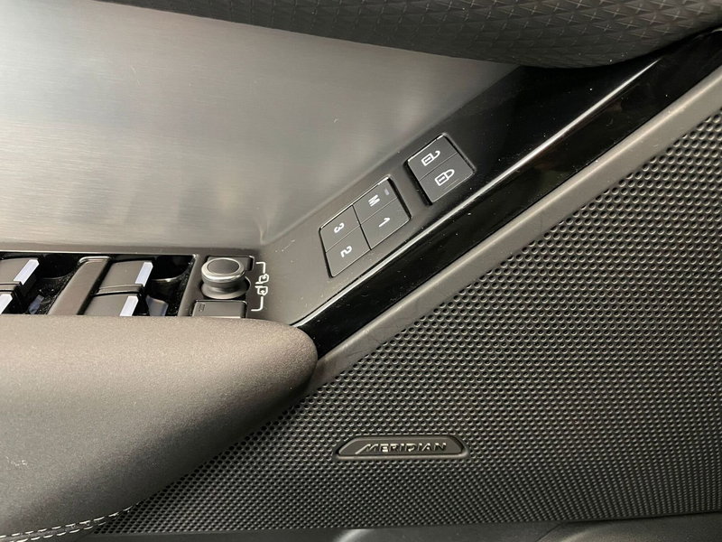 Land Rover Range Rover Velar usata a Lecco (11)