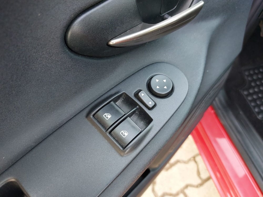 Lancia Ypsilon usata a Pavia (12)