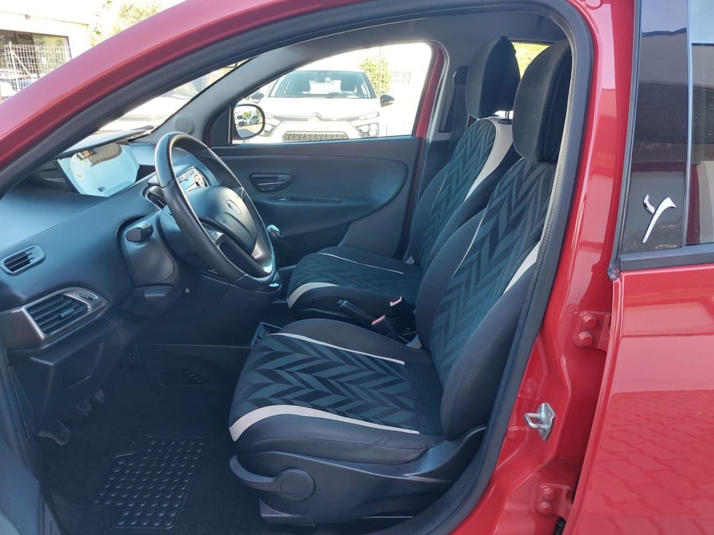 Lancia Ypsilon usata a Pavia (3)