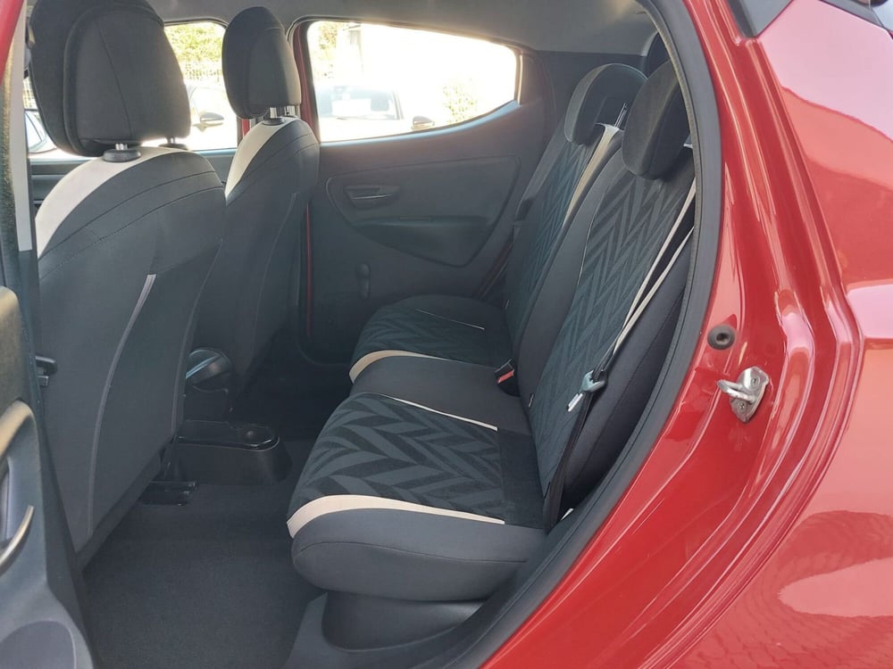 Lancia Ypsilon usata a Pavia (5)