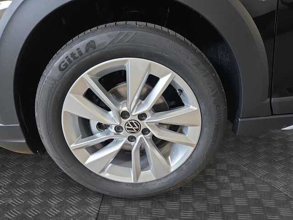 Volkswagen Taigo nuova a Lecco (15)