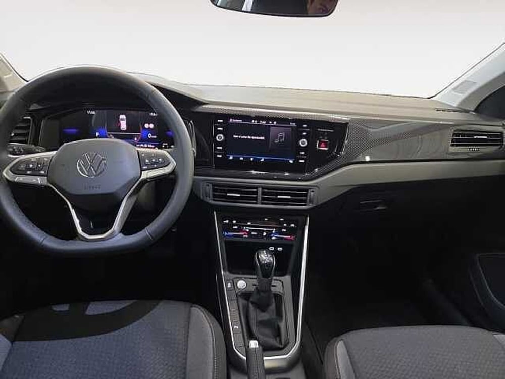 Volkswagen Taigo nuova a Lecco (9)