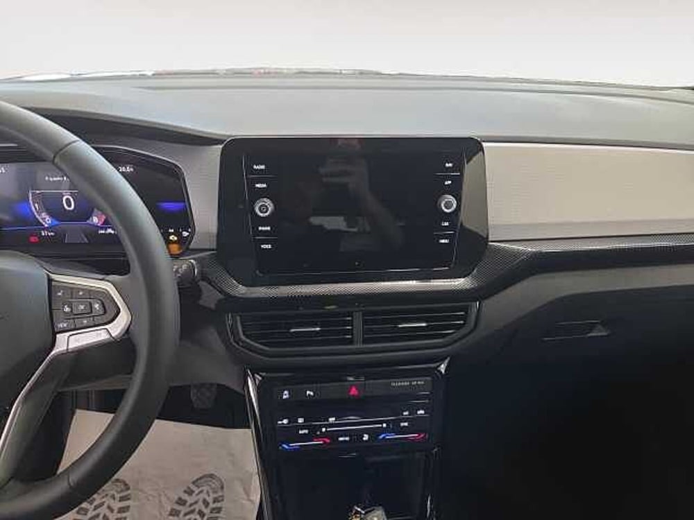 Volkswagen T-Cross nuova a Lecco (10)