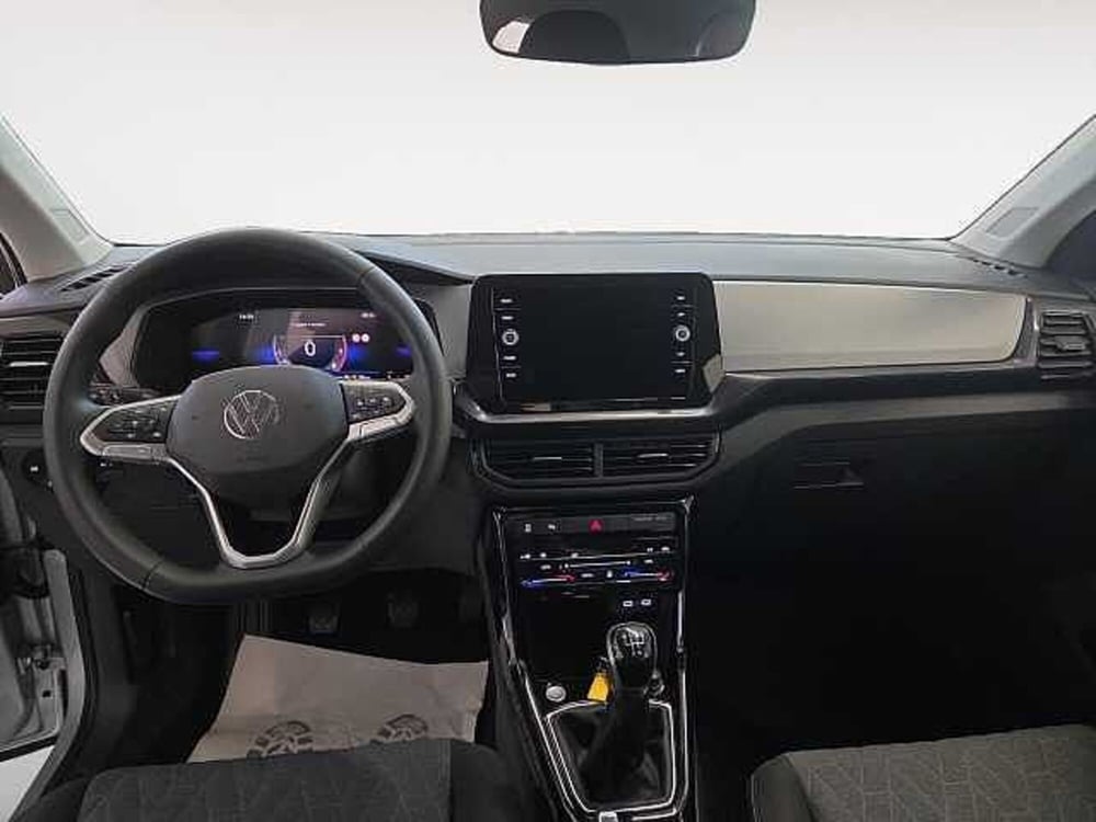 Volkswagen T-Cross nuova a Lecco (9)