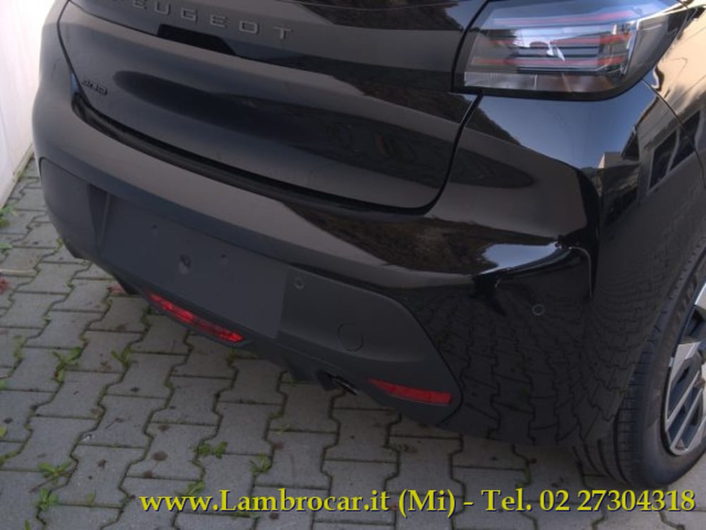 Peugeot 208 nuova a Milano (12)