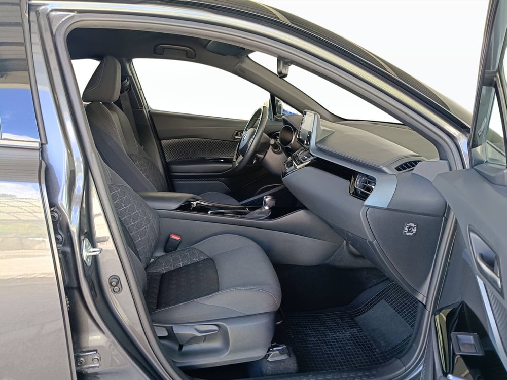 Toyota Toyota C-HR usata a Ascoli Piceno (11)