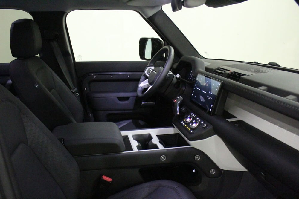Land Rover Defender usata a Brescia (3)