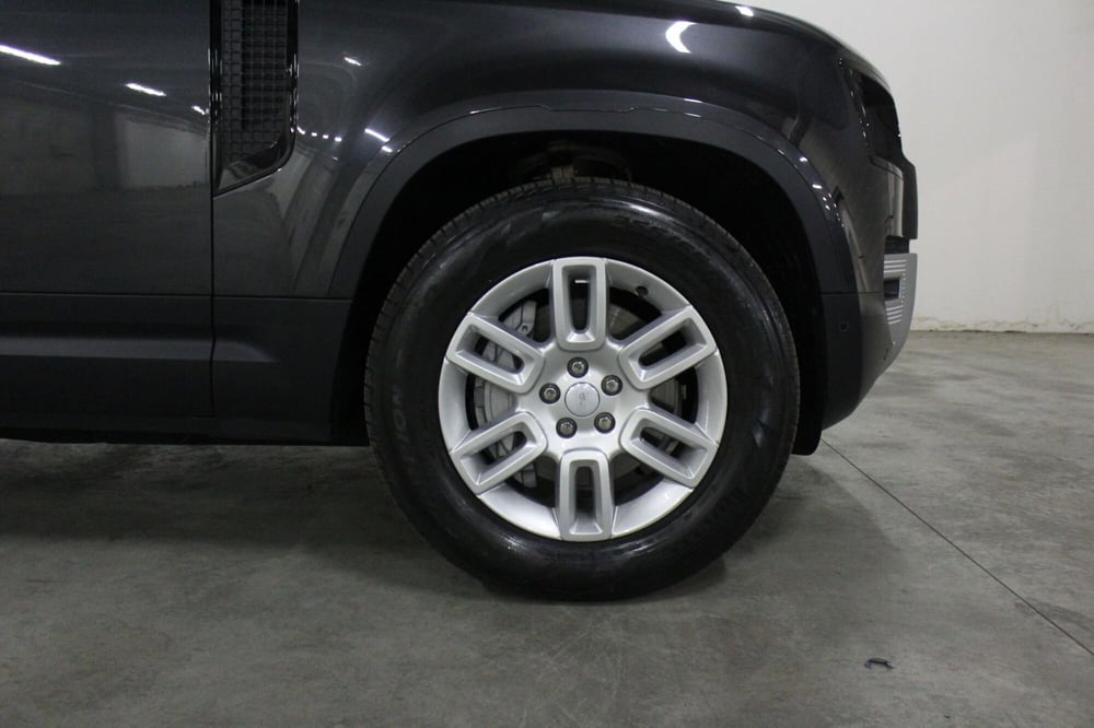 Land Rover Defender usata a Brescia (9)