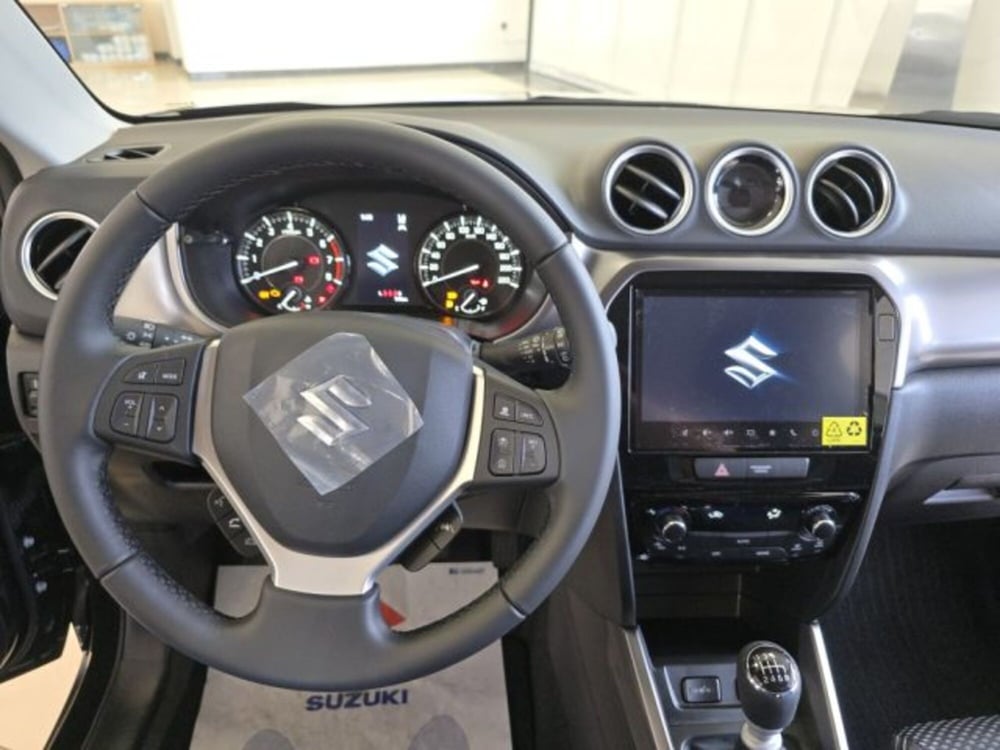 Suzuki Vitara nuova a Reggio Emilia (10)