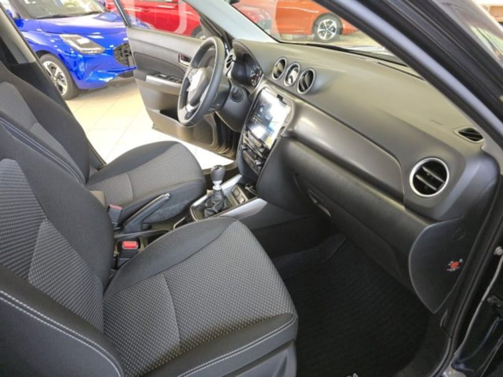 Suzuki Vitara nuova a Reggio Emilia (13)