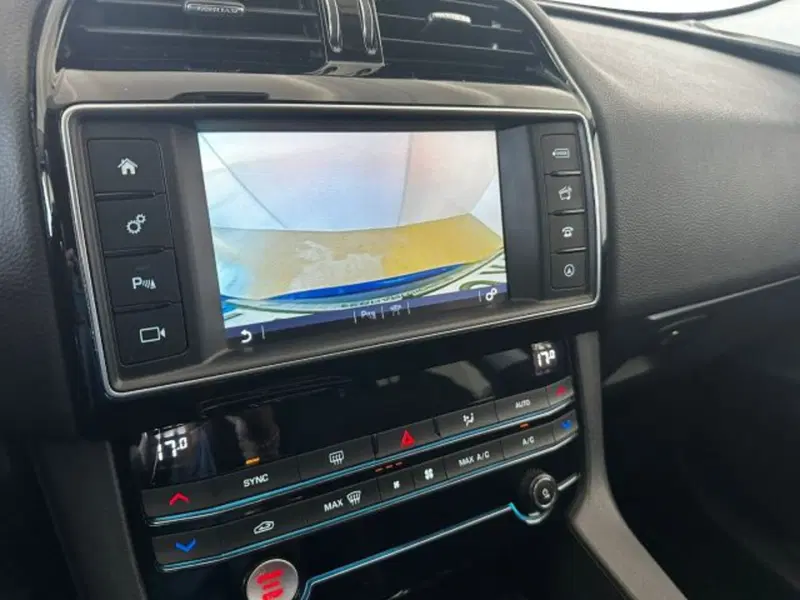 Jaguar F-Pace usata a Modena (10)