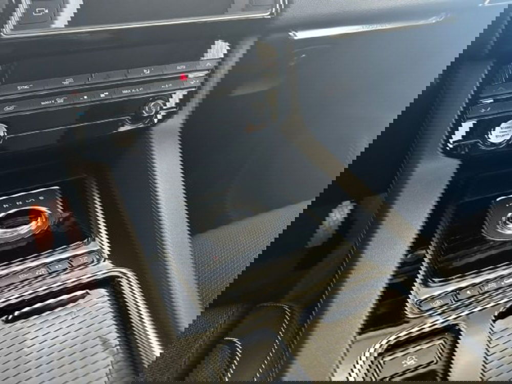 Jaguar F-Pace usata a Modena (11)