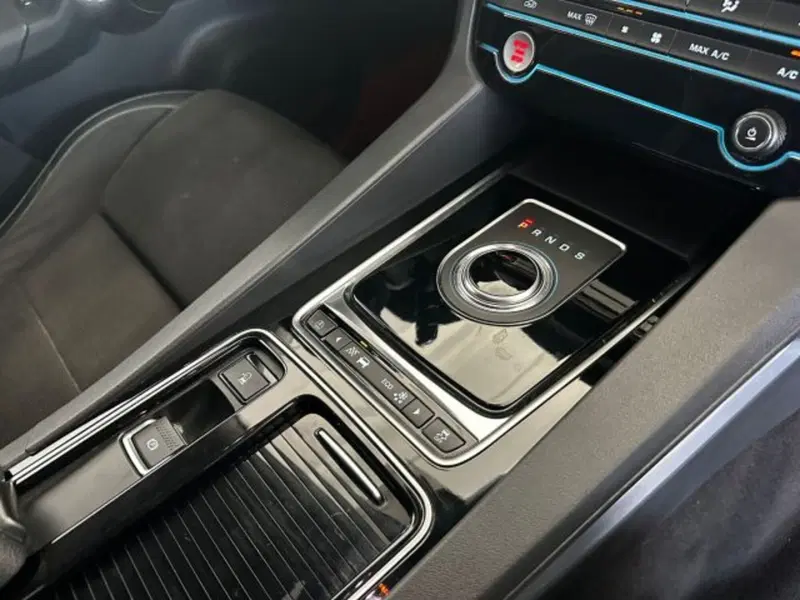 Jaguar F-Pace usata a Modena (15)