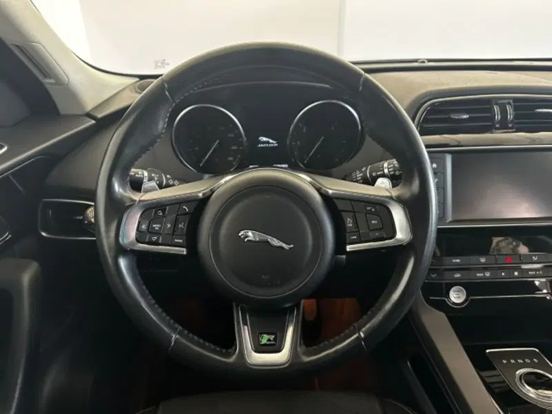 Jaguar F-Pace usata a Modena (18)