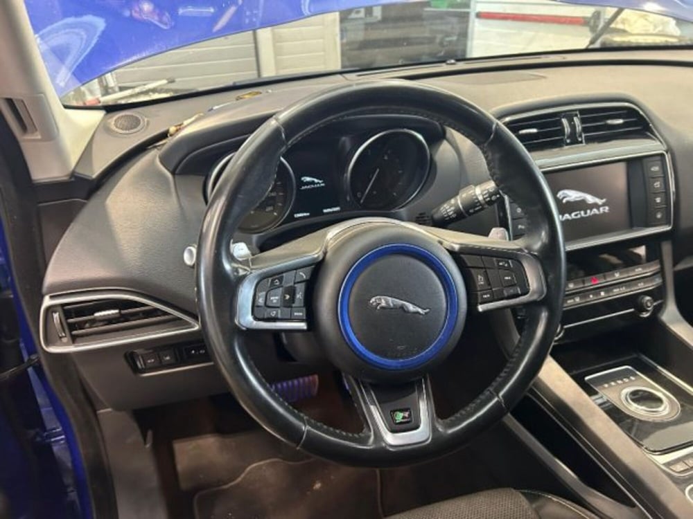 Jaguar F-Pace usata a Modena (4)