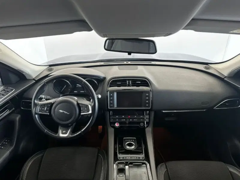 Jaguar F-Pace usata a Modena (8)