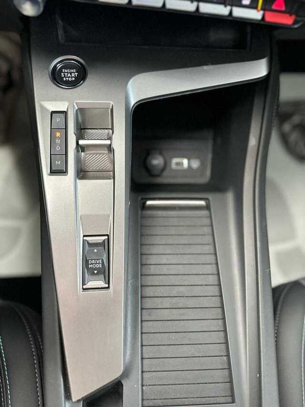 Peugeot 408 nuova a Venezia (19)