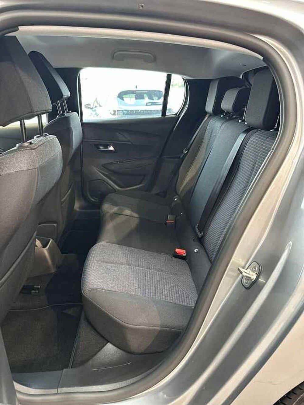 Peugeot 208 nuova a Venezia (11)
