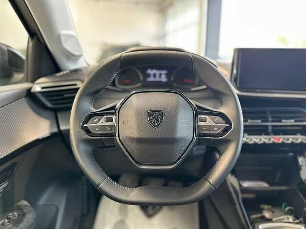 Peugeot 208 nuova a Venezia (14)