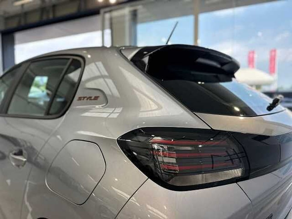 Peugeot 208 nuova a Venezia (5)