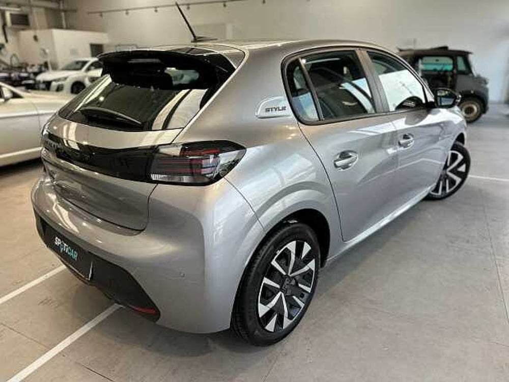 Peugeot 208 nuova a Venezia (8)