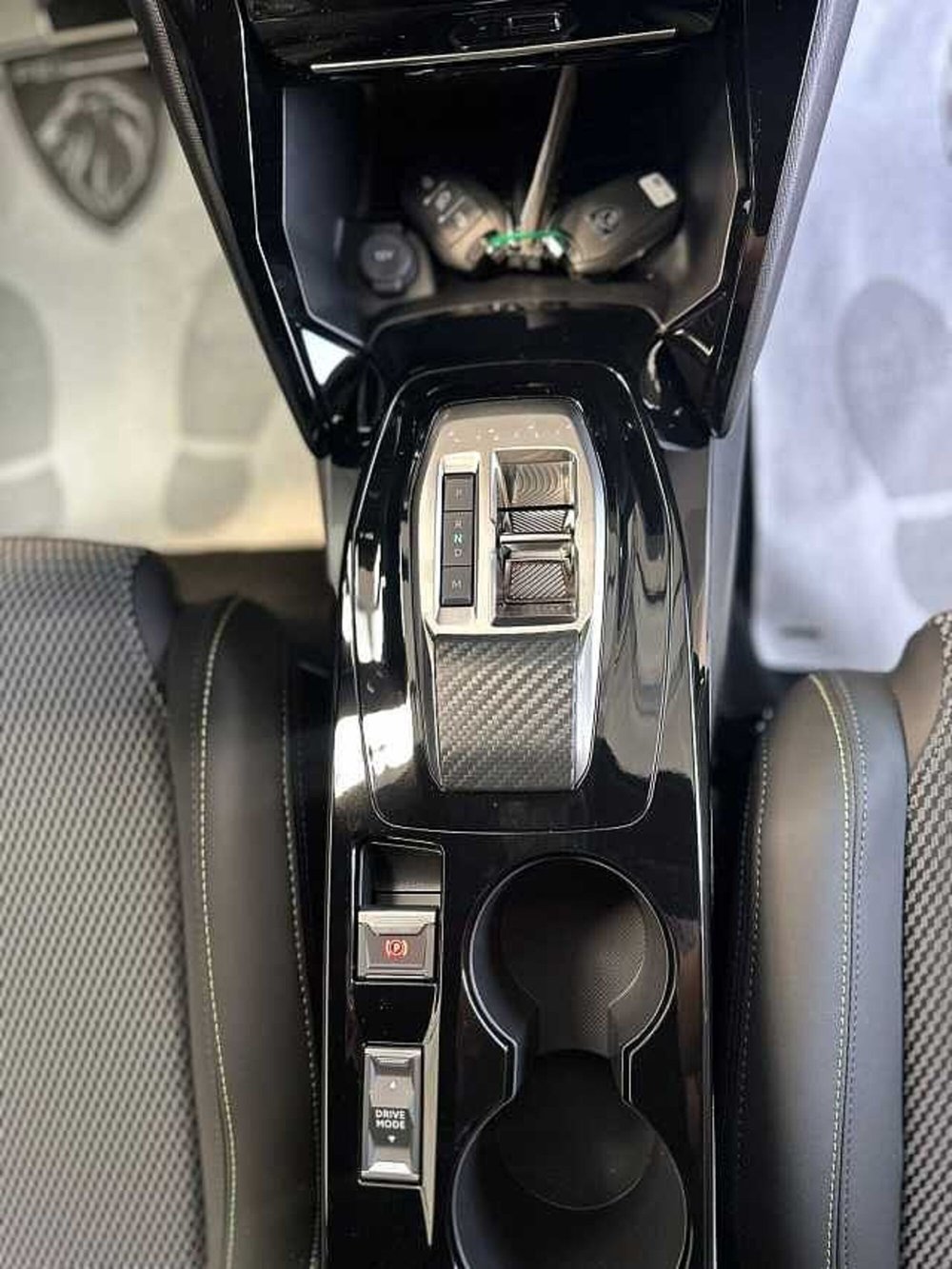 Peugeot 208 nuova a Venezia (10)