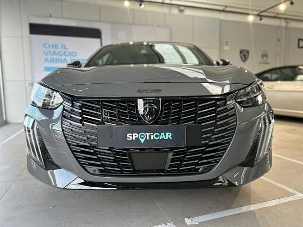 Peugeot 208 nuova a Venezia (4)