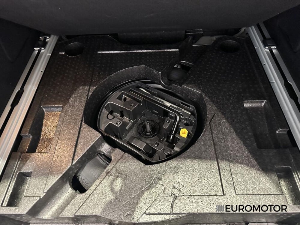 Peugeot 308 SW usata a Bari (15)