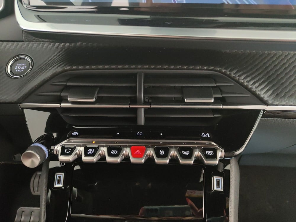 Peugeot 2008 nuova a Ascoli Piceno (19)