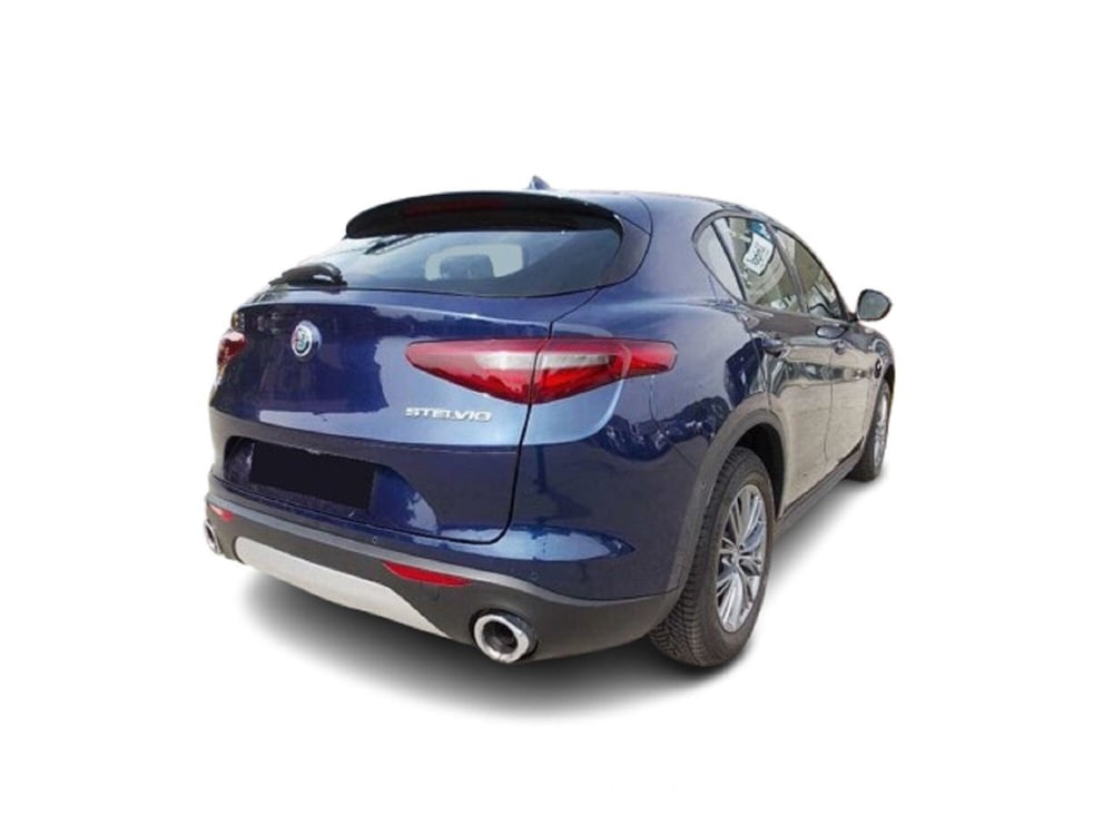 Alfa Romeo Stelvio usata a Bari (2)