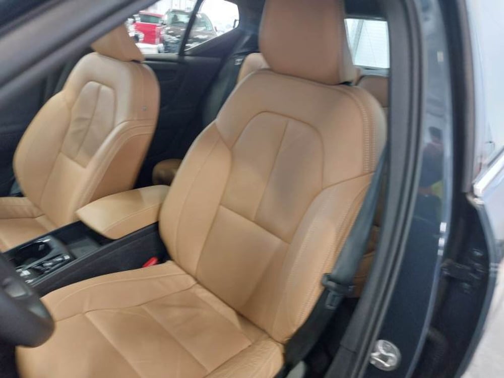 Volvo XC40 usata a Salerno (11)